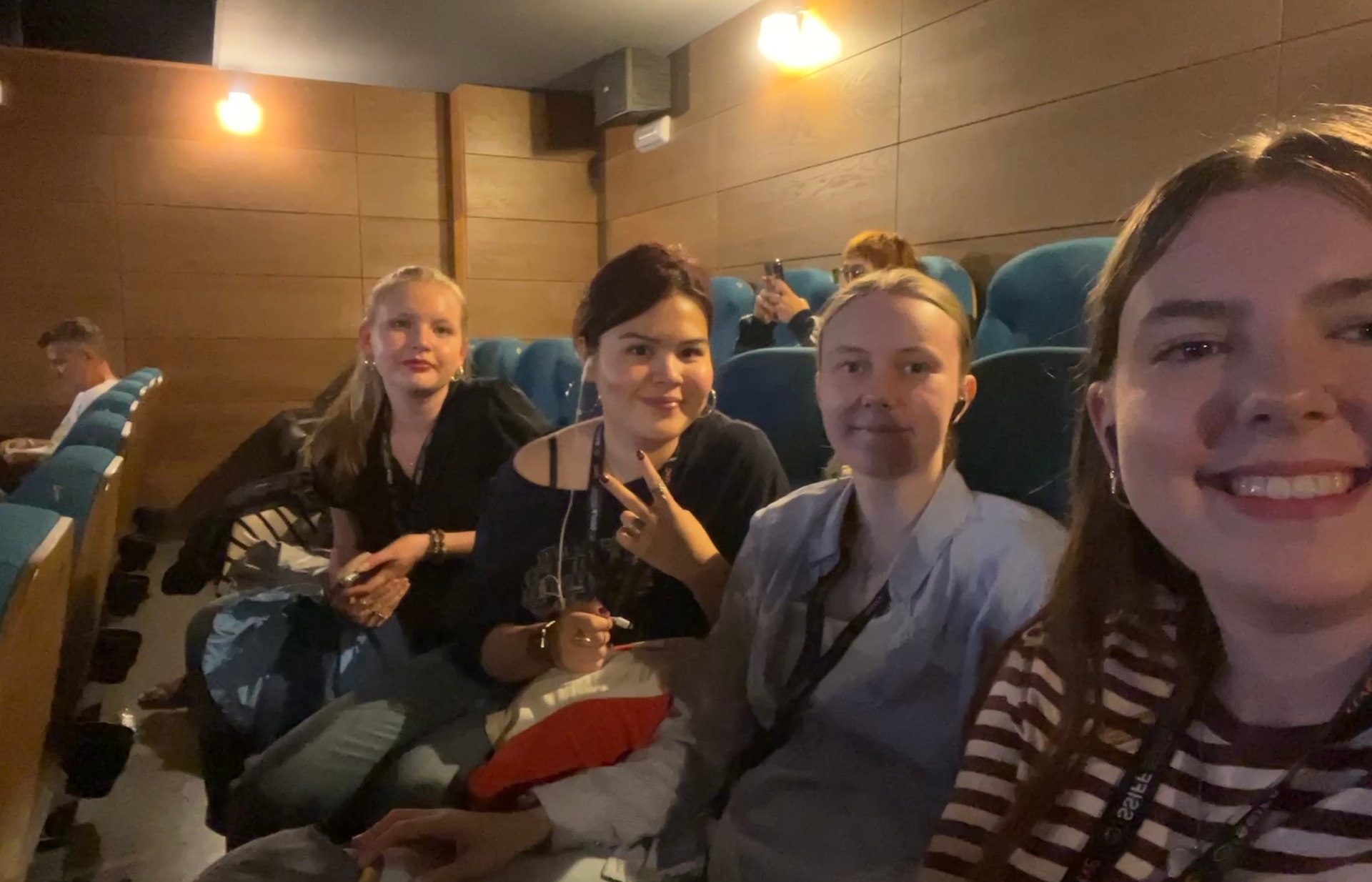 Young Curators ser film